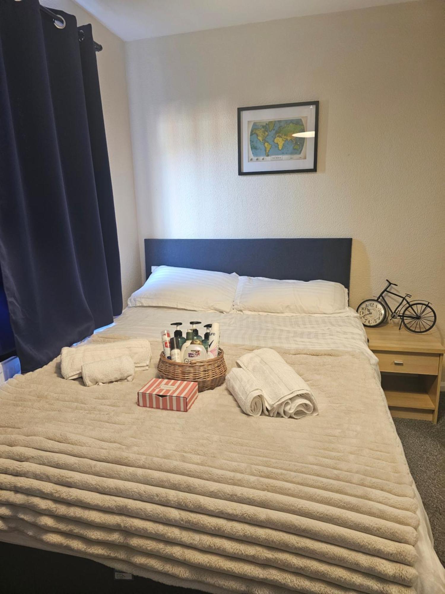 ווית'נשו Double Bedroom Located Close To Manchester Airport מראה חיצוני תמונה